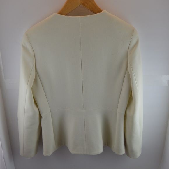 MaxMara Cream Hidden Button Suit Blazer - Picture 5 of 10